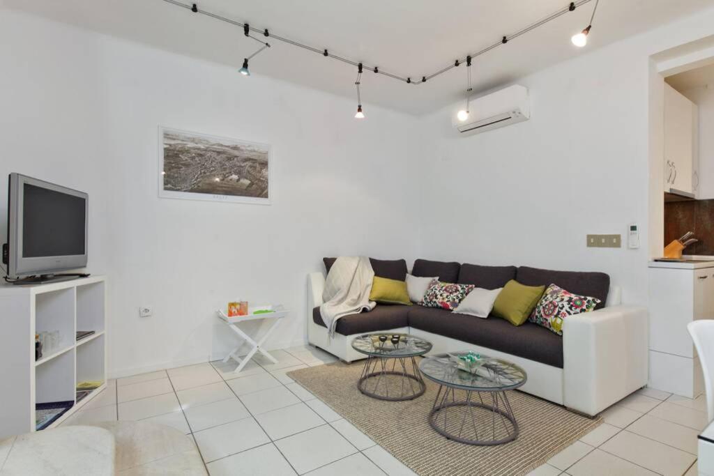 Joy4You Apt Near Beach And Center Split Exterior photo